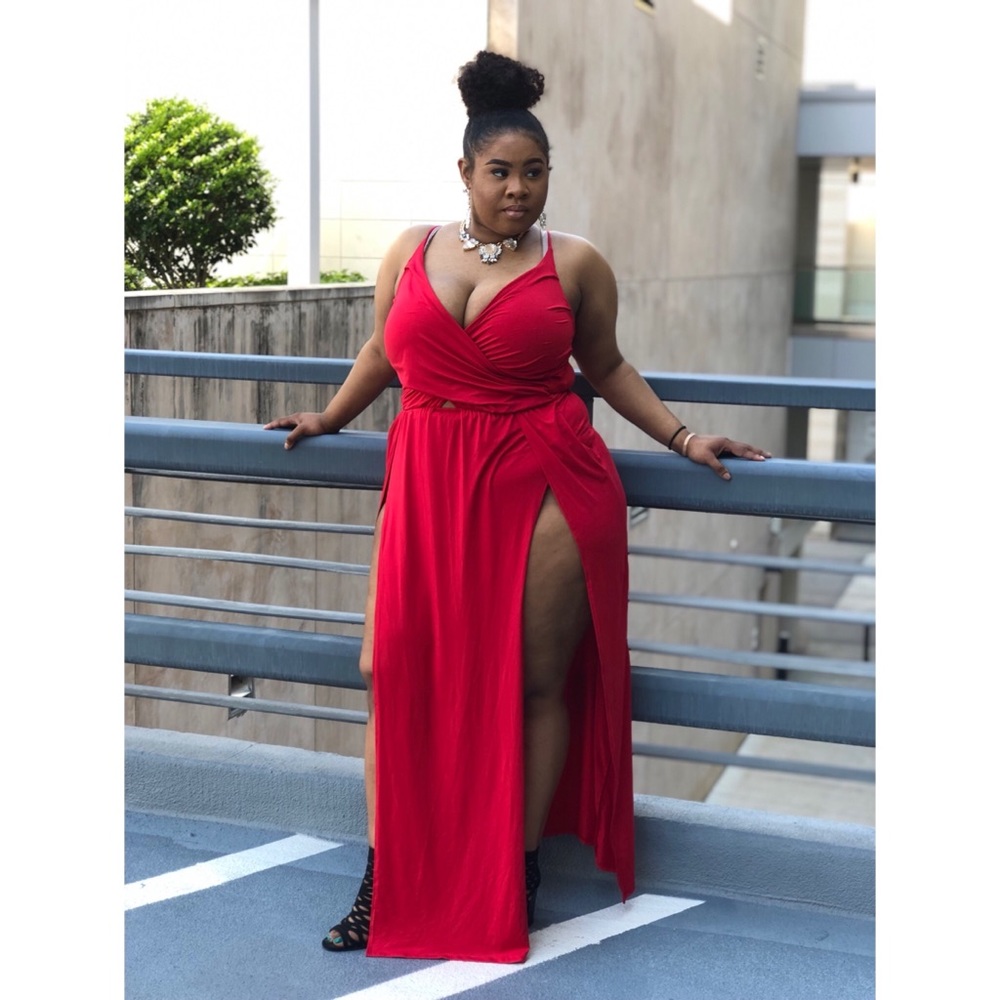 Plus! Spaghetti Straps Double Side Slit Maxi Dress